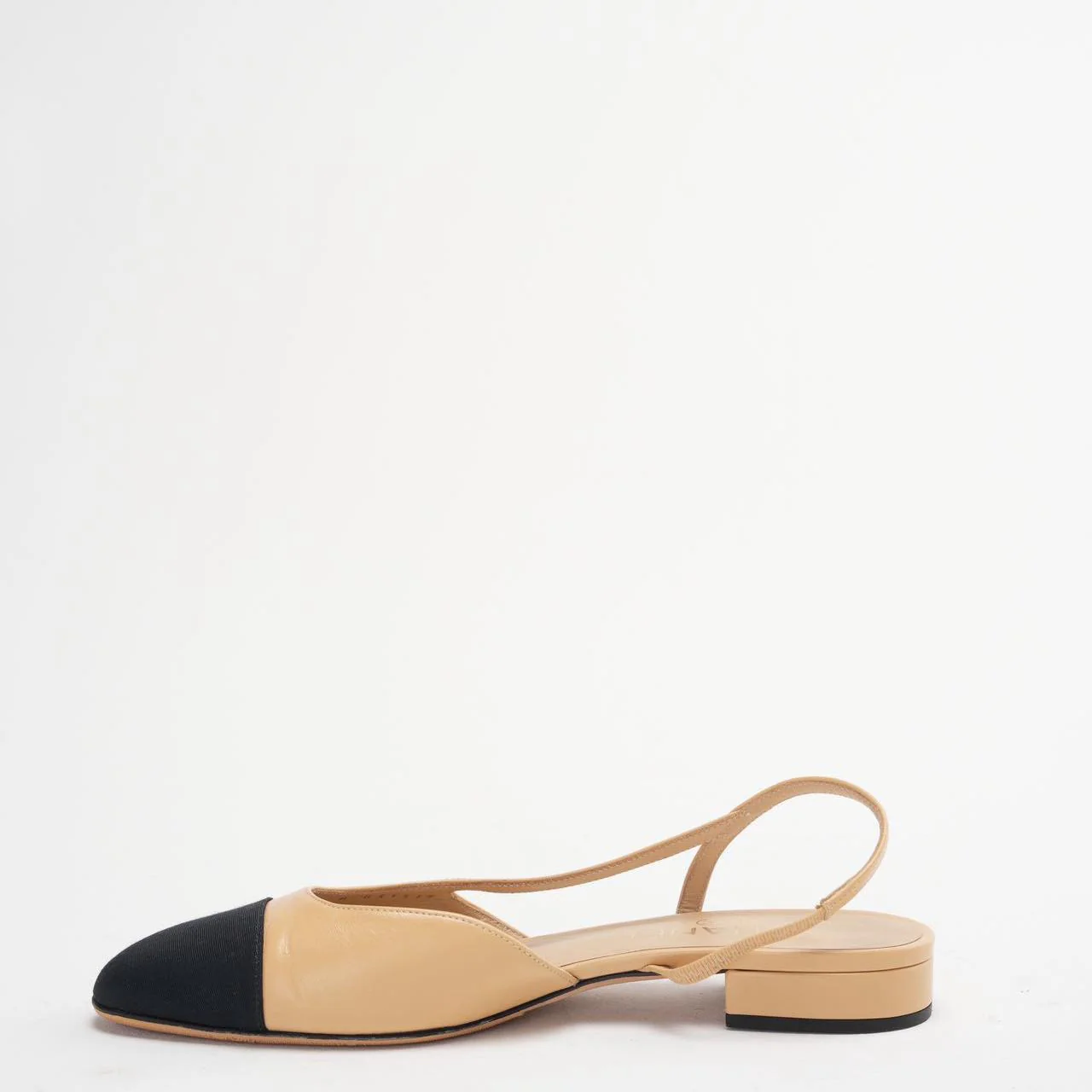 Chanel Beige / Black Slingback Flat Sandals Leather and Canvas Size 38