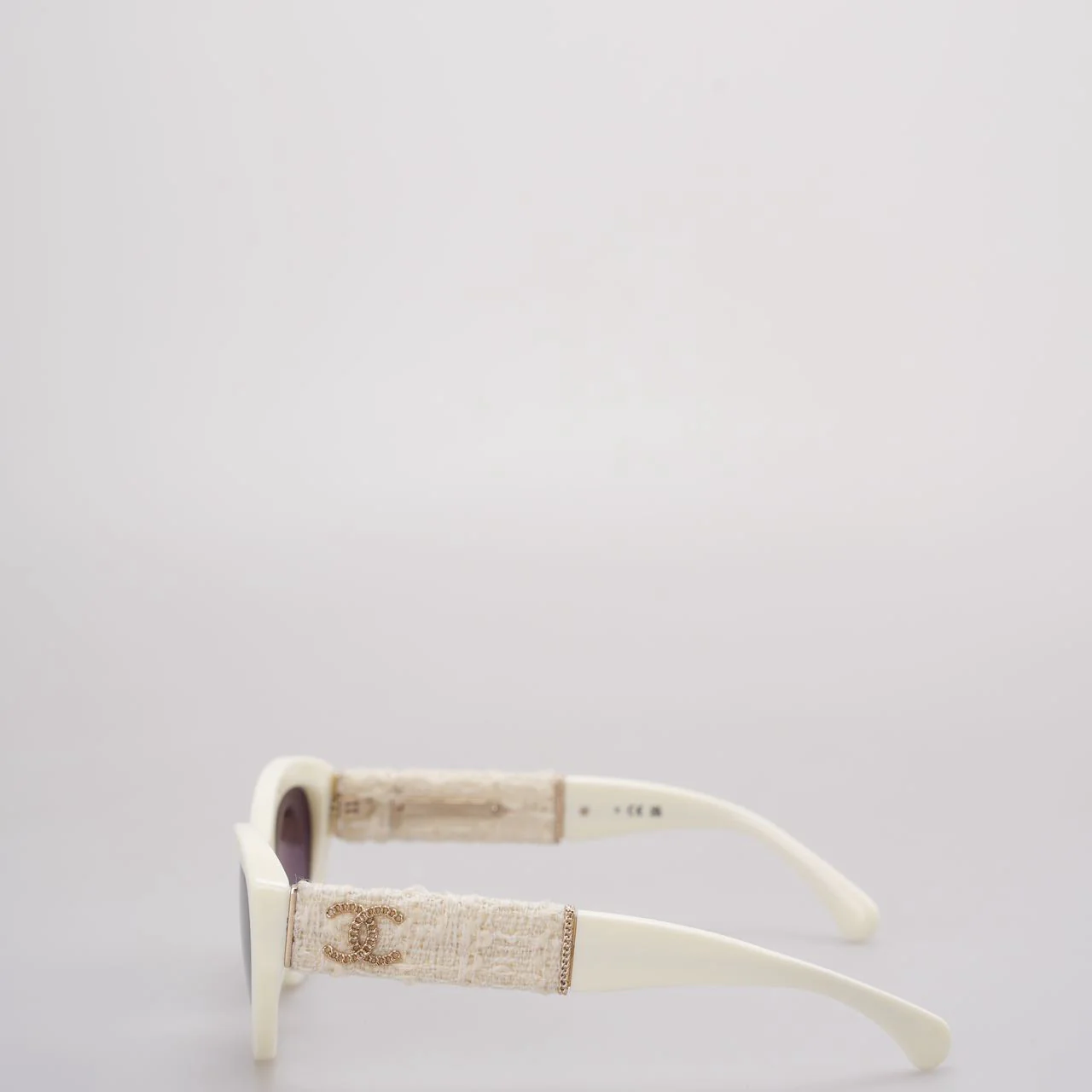 used-Chanel Acetate Tweed Wool CC Chain Sunglasses 5513-A White-MILOURA