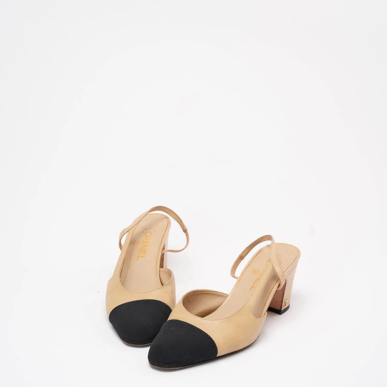 Chanel Beige/Black Grosgrain Cap Toe CC Pumps 39 ½
