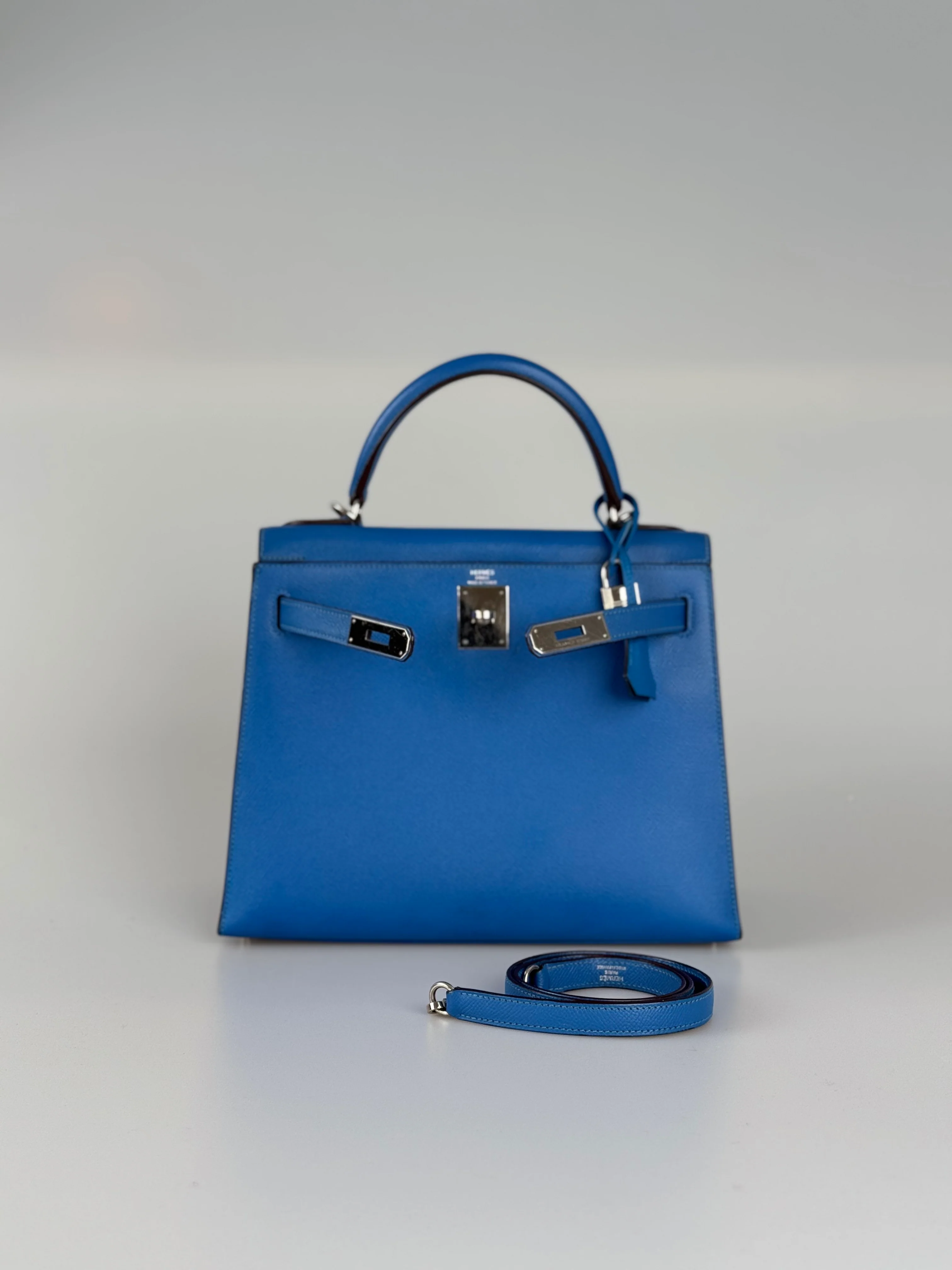 used-Hermes Kelly Sellier Bag 28cm In Blue Epsom Leather With Gold Hardware-MILOURA