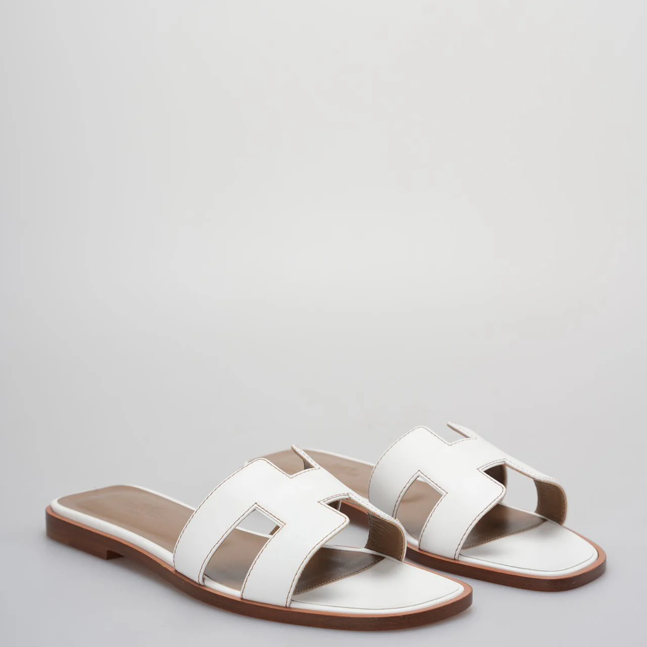 used-Hermes White Leather Oran Flats Sandals Size 36-MILOURA