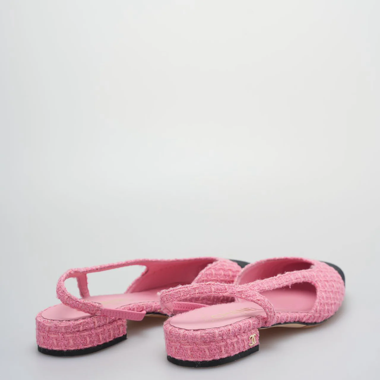 used-Chanel Tweed Grosgrain Cap Toe CC Slingback Pumps size 37.5 in Pink and Black-MILOURA