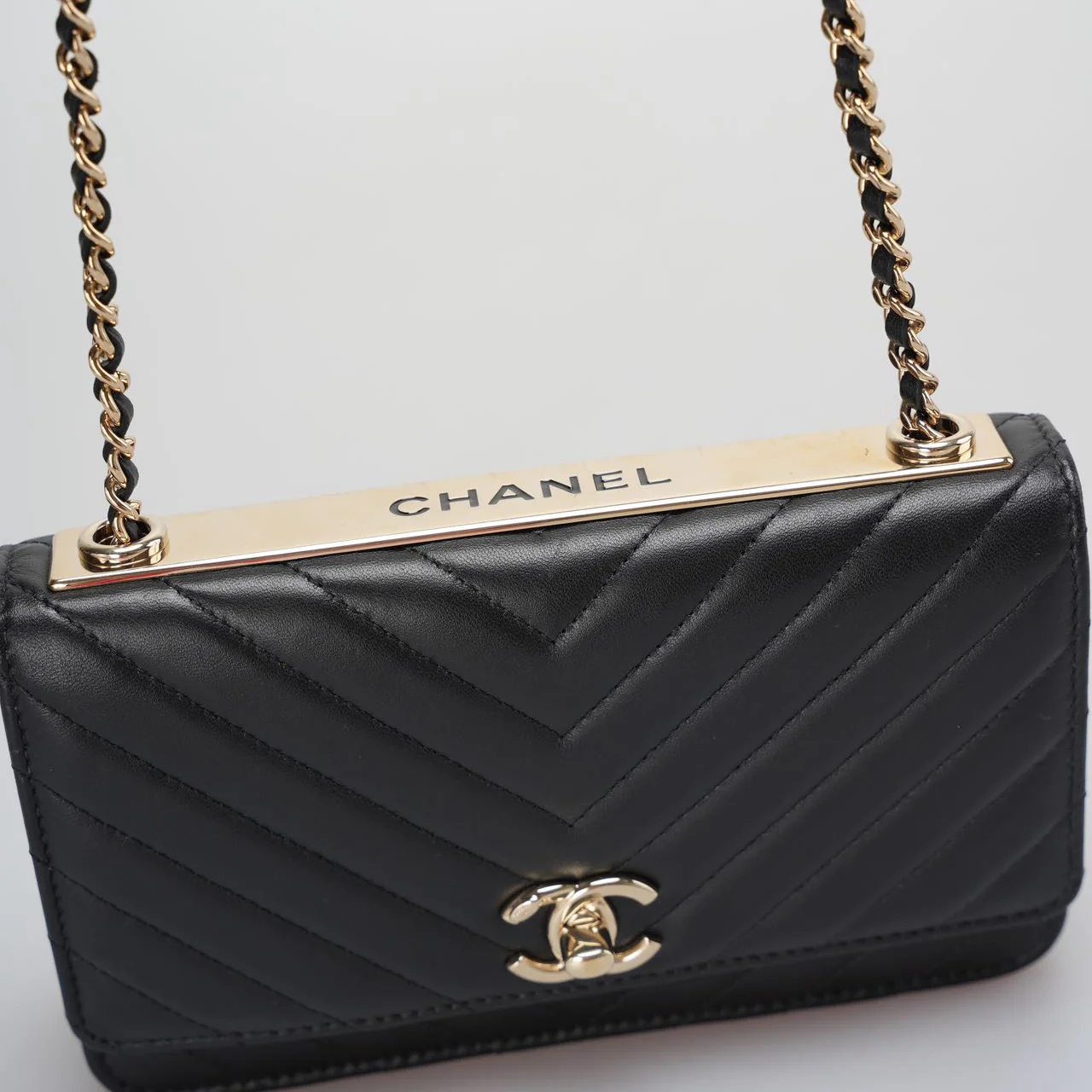 used-Chanel Lambskin Chevron Quilted Trendy CC Wallet On Chain WOC in Black-MILOURA