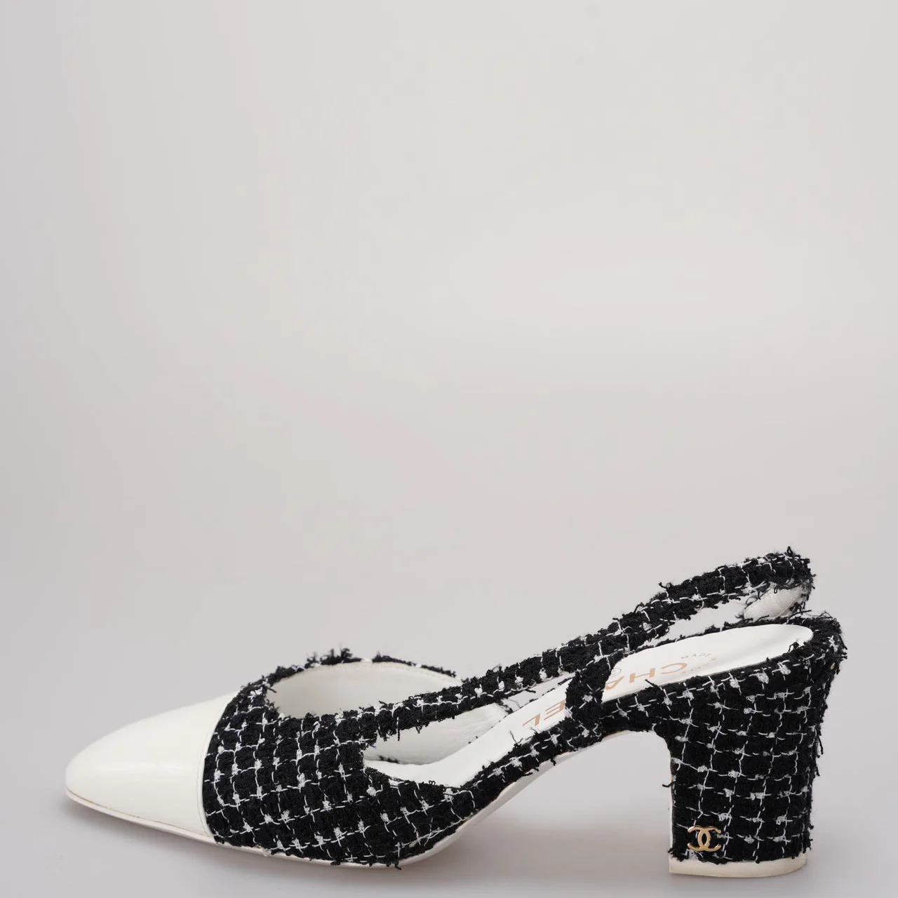 Chanel Black Tweed Slingback Pumps With White Cap Toe 38.5