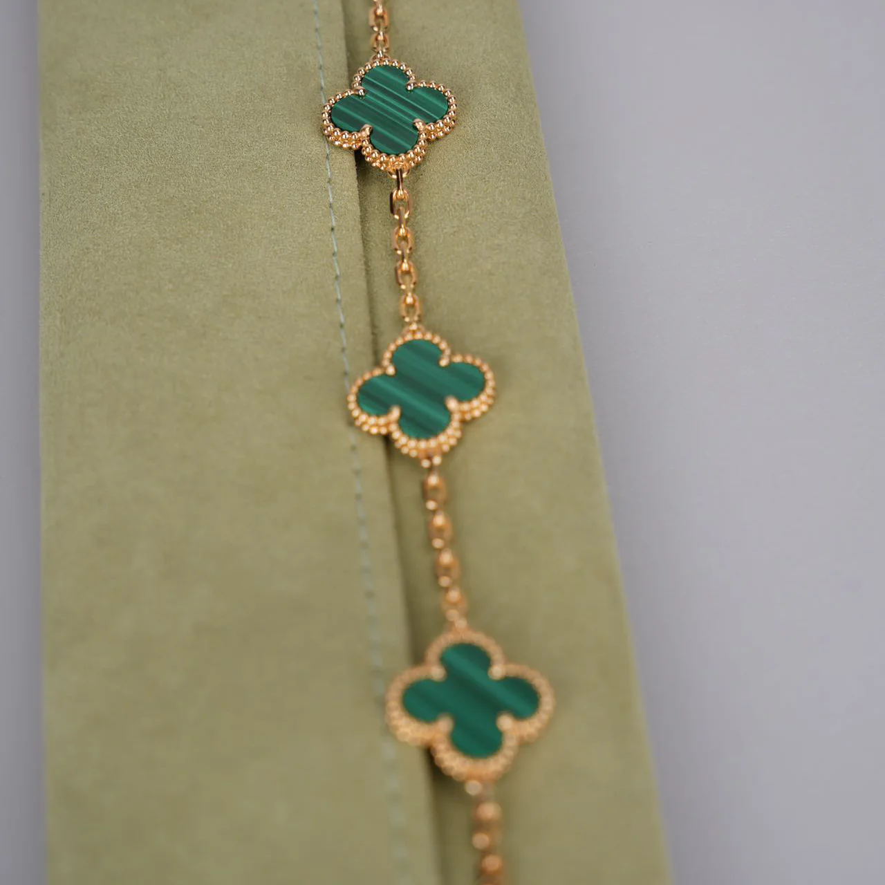 used-Van Cleef & Arpels Bracelet vintage Alhambra 5 motif Yellowgold 2019-MILOURA