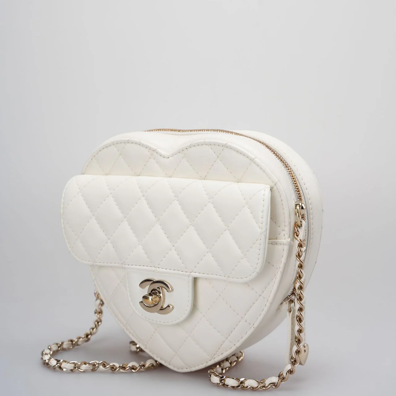 used-Chanel Big Heart Bag Lambskin Quilted CC In Love Clutch With Chain in White-MILOURA