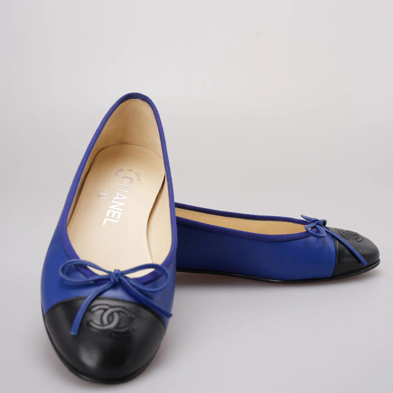 used-Chanel Ballet Flats in Blue/Black Size 36-MILOURA