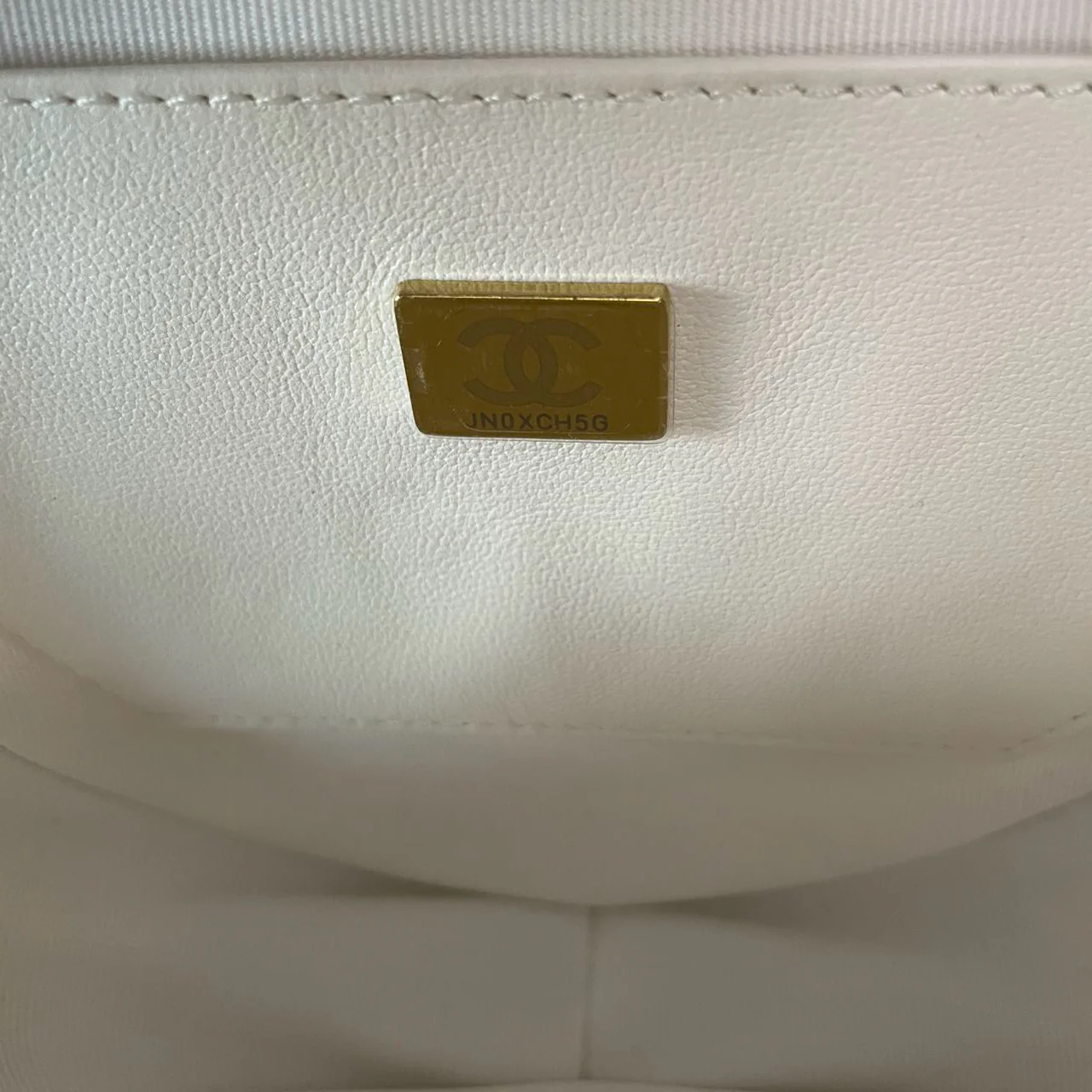 used-Chanel Heart Bag CC in Love Heart Clutch with Chain in White Lambskin with champagne Gold Hardware-MILOURA