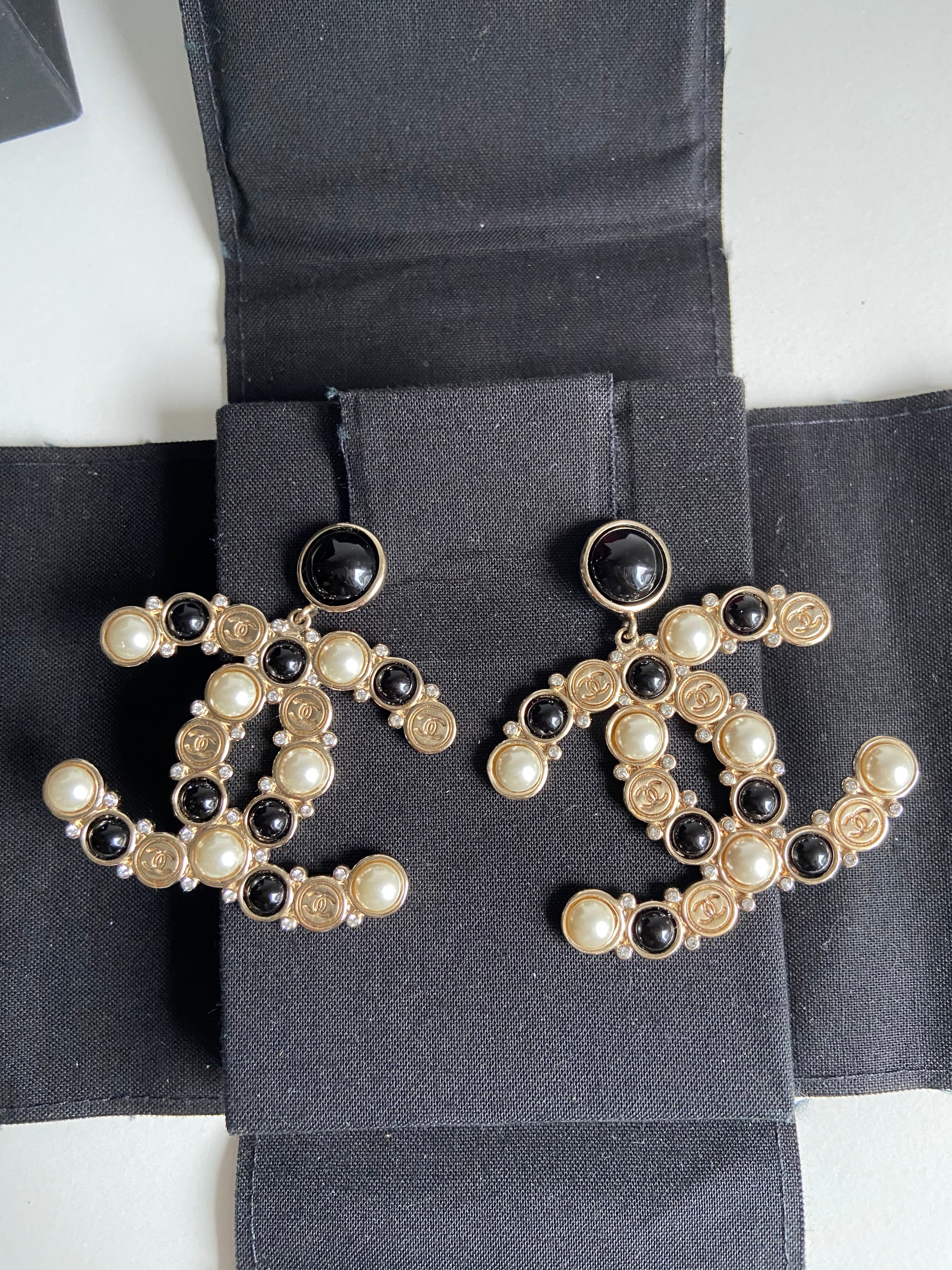 used-Chanel Double CC classic earrings-MILOURA