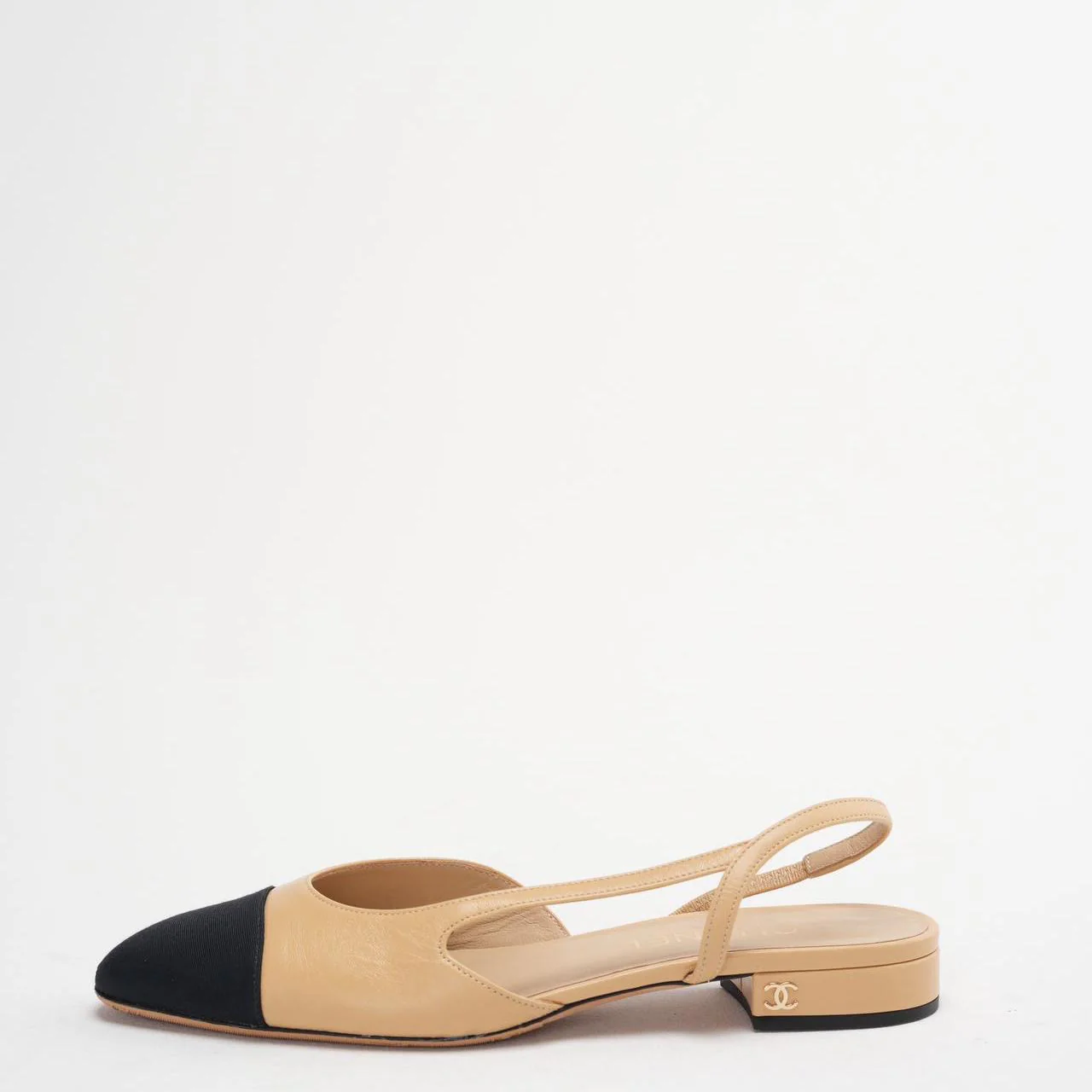 Chanel Beige / Black Slingback Flat Sandals Leather and Canvas Size 38