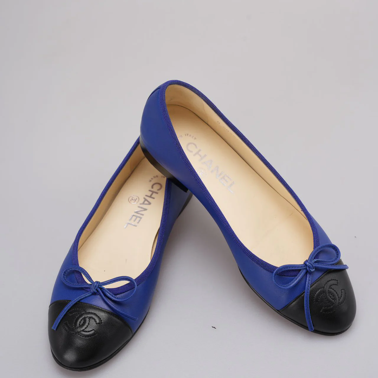 used-Chanel Ballet Flats in Blue/Black Size 36-MILOURA