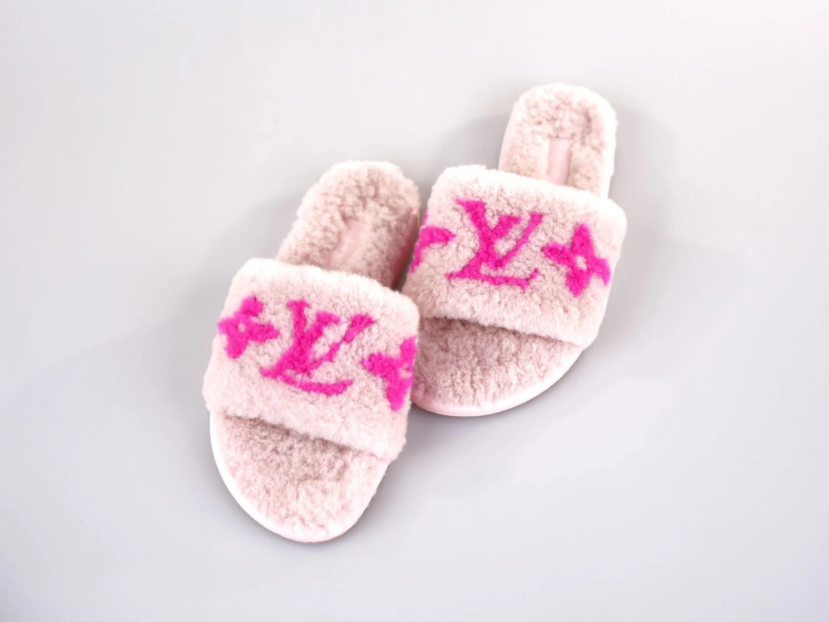 used-Louis Vuitton Shearling Magnetic Flat Mule 38 Rose Clair-MILOURA