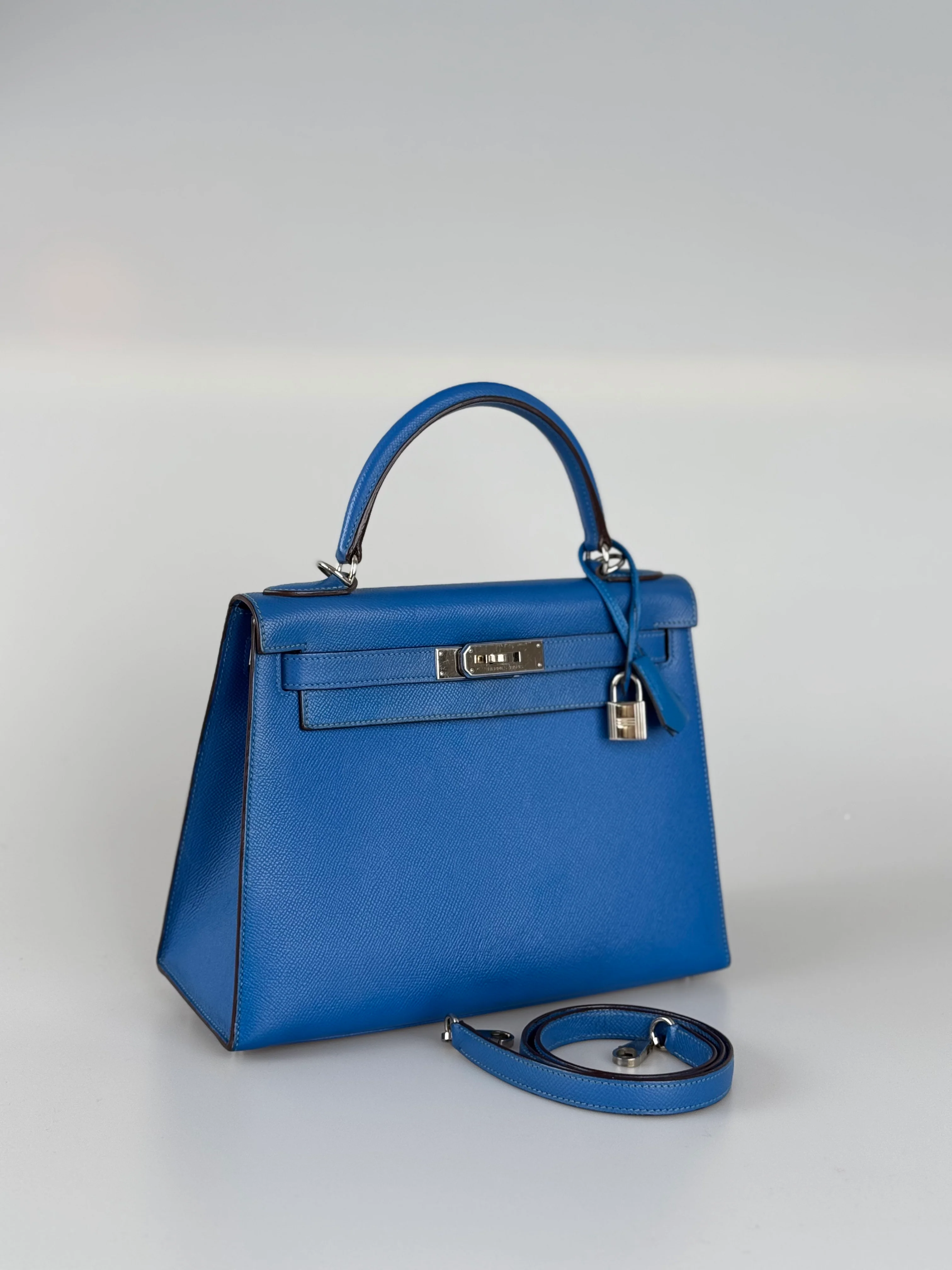 used-Hermes Kelly Sellier Bag 28cm In Blue Epsom Leather With Gold Hardware-MILOURA