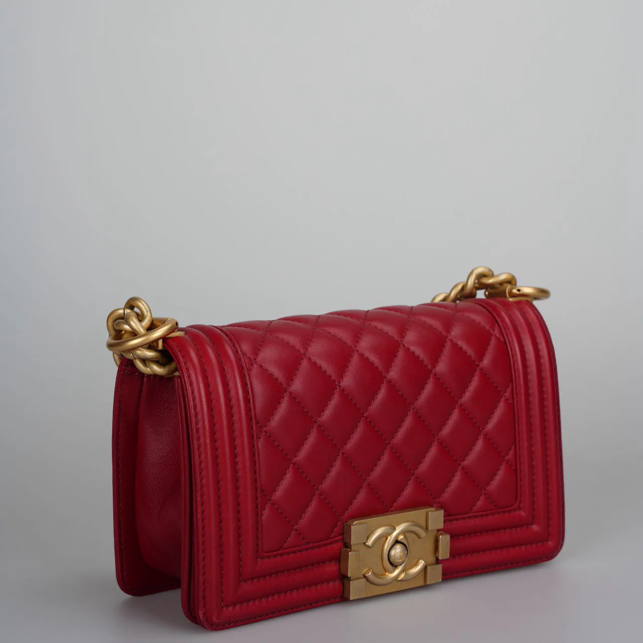 used-Chanel Quilted red Small Le Boy bag in Lambskin with Gold Hardware-MILOURA