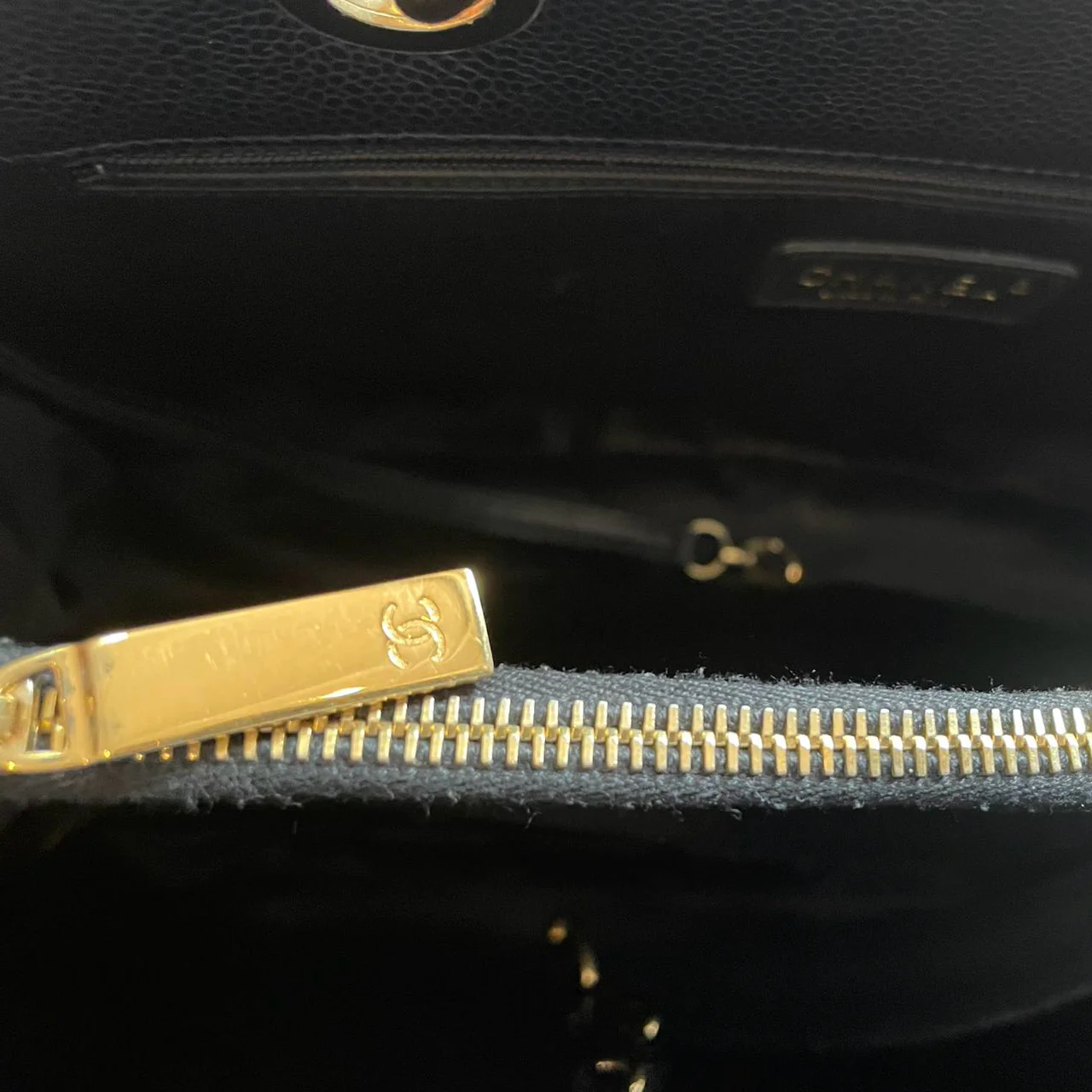 used-Chanel Grand Shopping Tote Black GST Bag in Caviar Leather with Gold Hardware Medium-MILOURA