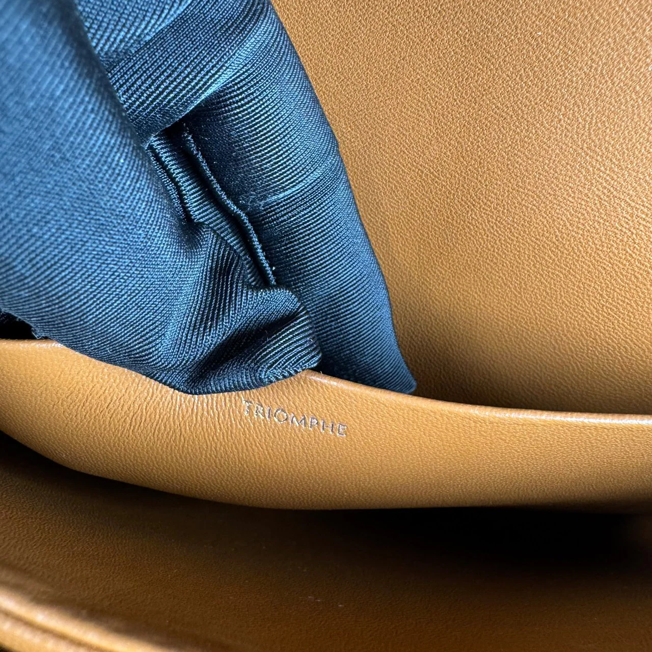 used-Celine Classique Triomphe Bag-MILOURA