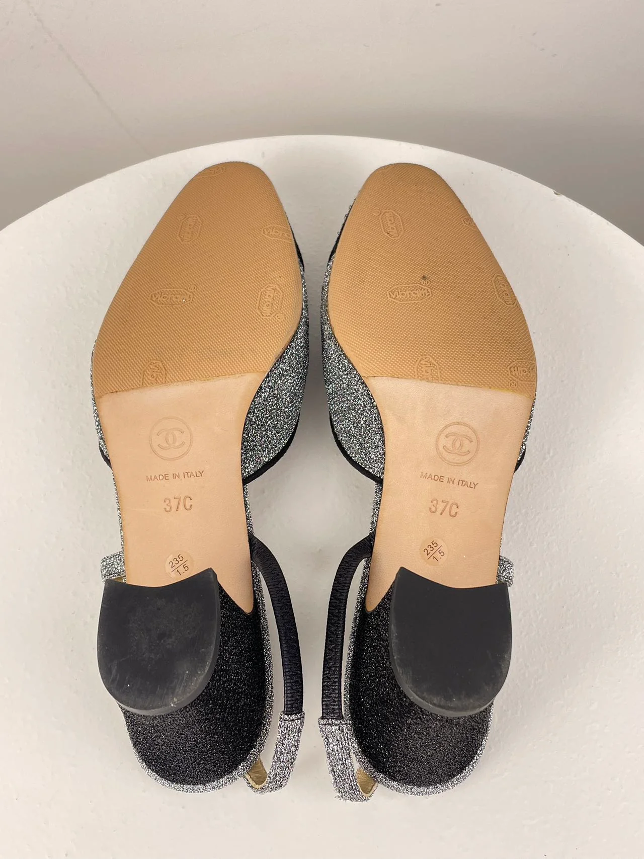 used-Chanel glitter slingback pumps with CC logo 37 limited edition-MILOURA