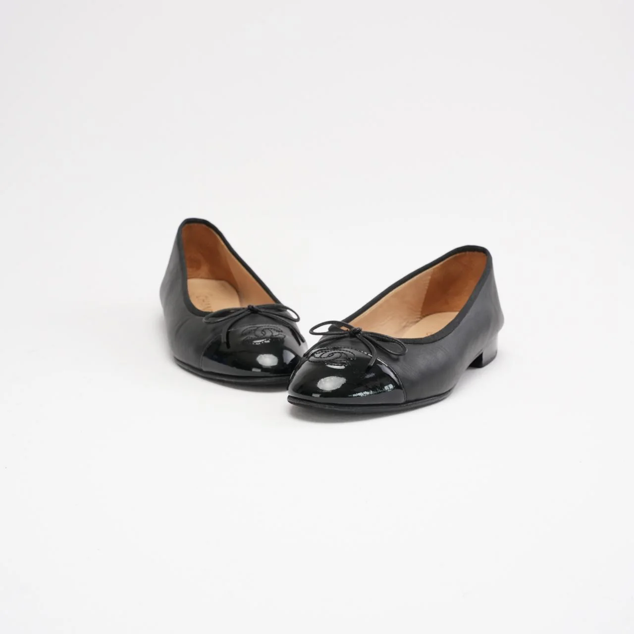 Chanel Black Patent CC Cap Toe Bow Ballet Flats Size 38
