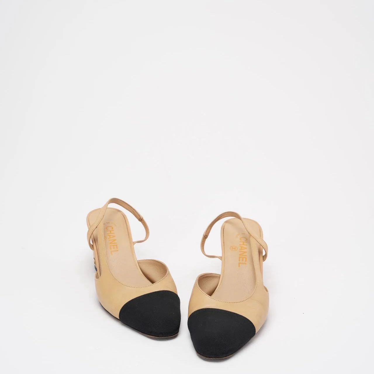 Chanel Beige/Black Grosgrain Cap Toe CC Pumps 39 ½