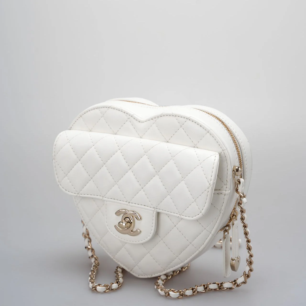 used-Chanel Heart Bag CC in Love Heart Clutch with Chain in White Lambskin with champagne Gold Hardware-MILOURA