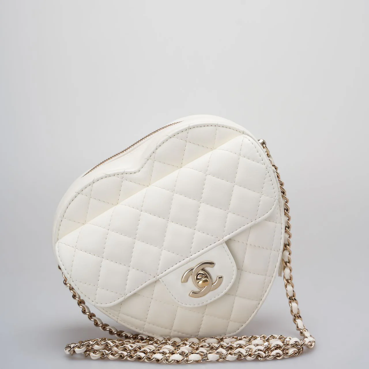 used-Chanel Big Heart Bag Lambskin Quilted CC In Love Clutch With Chain in White-MILOURA