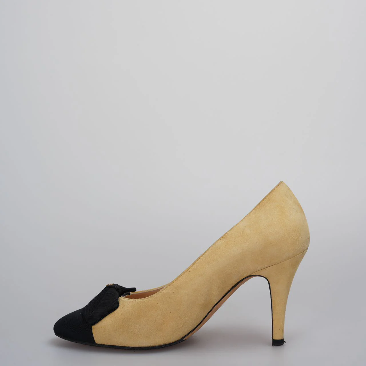 used-Chanel Beige Black Leather Ribbon Pumps 8cm Size 36.5C-MILOURA