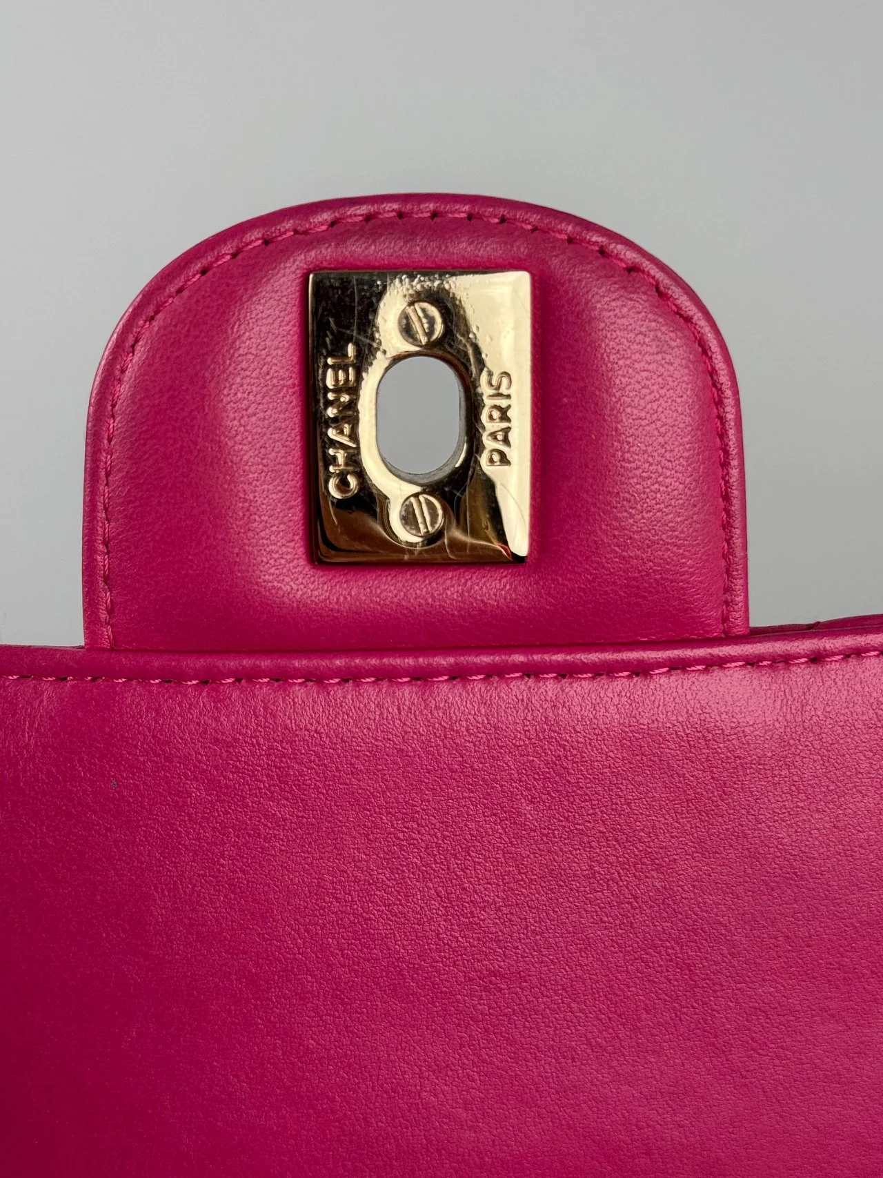 used-Chanel Pre-Owned mini Square Classic Chevron Flap Bag-MILOURA