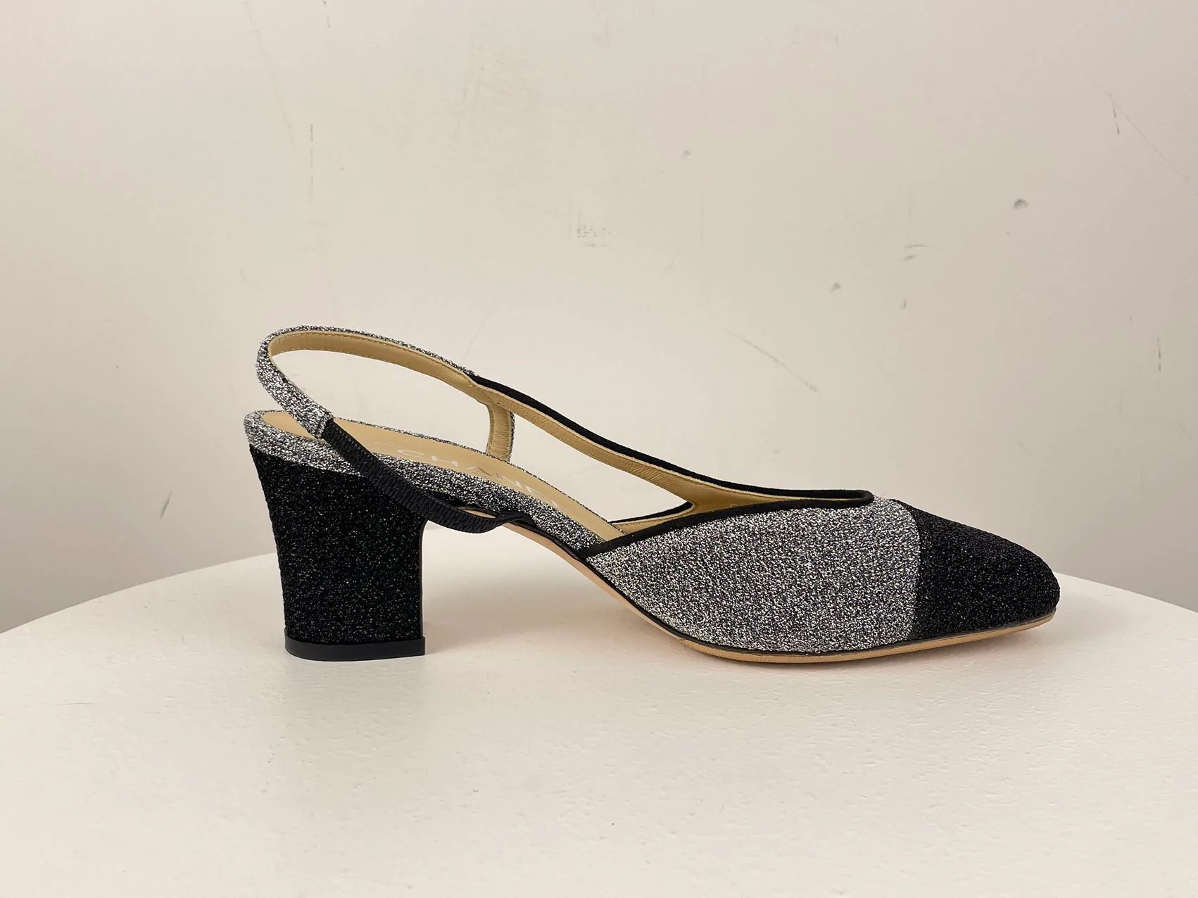 used-Chanel glitter slingback pumps with CC logo 37 limited edition-MILOURA