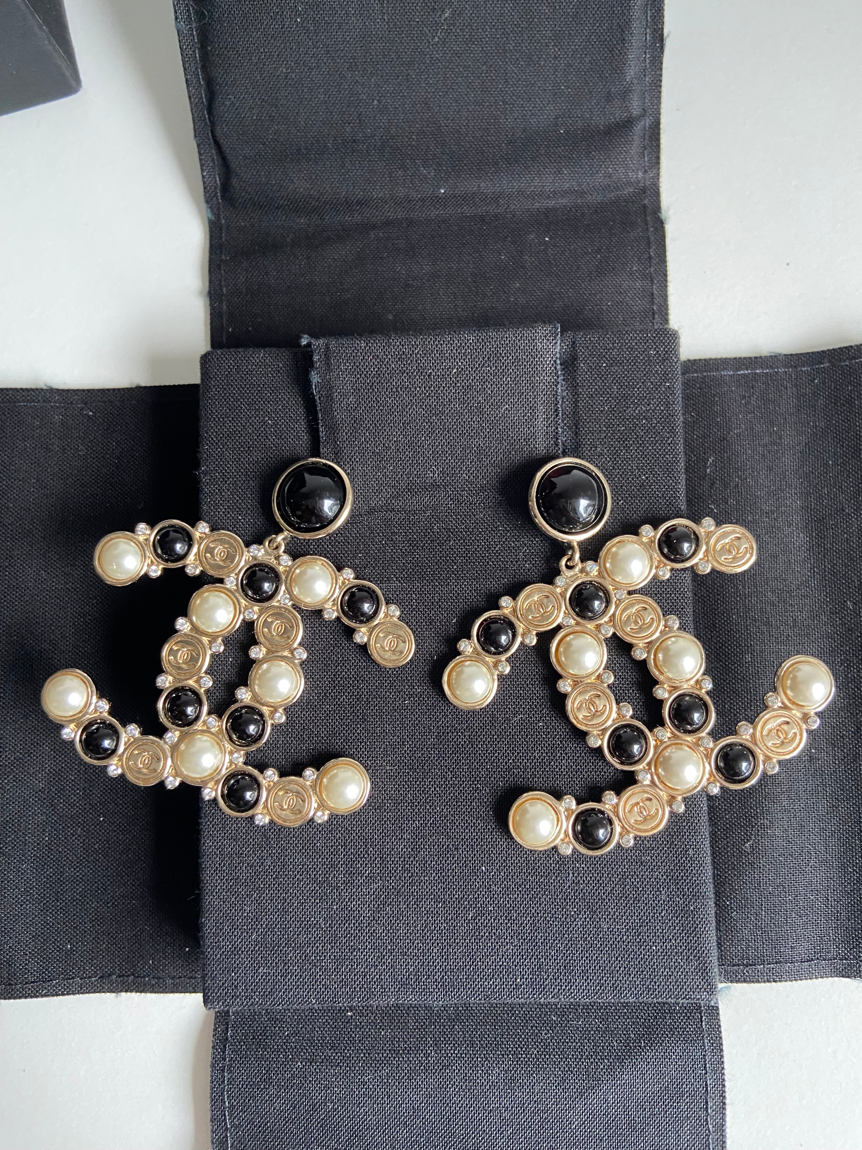 used-Chanel Double CC classic earrings-MILOURA