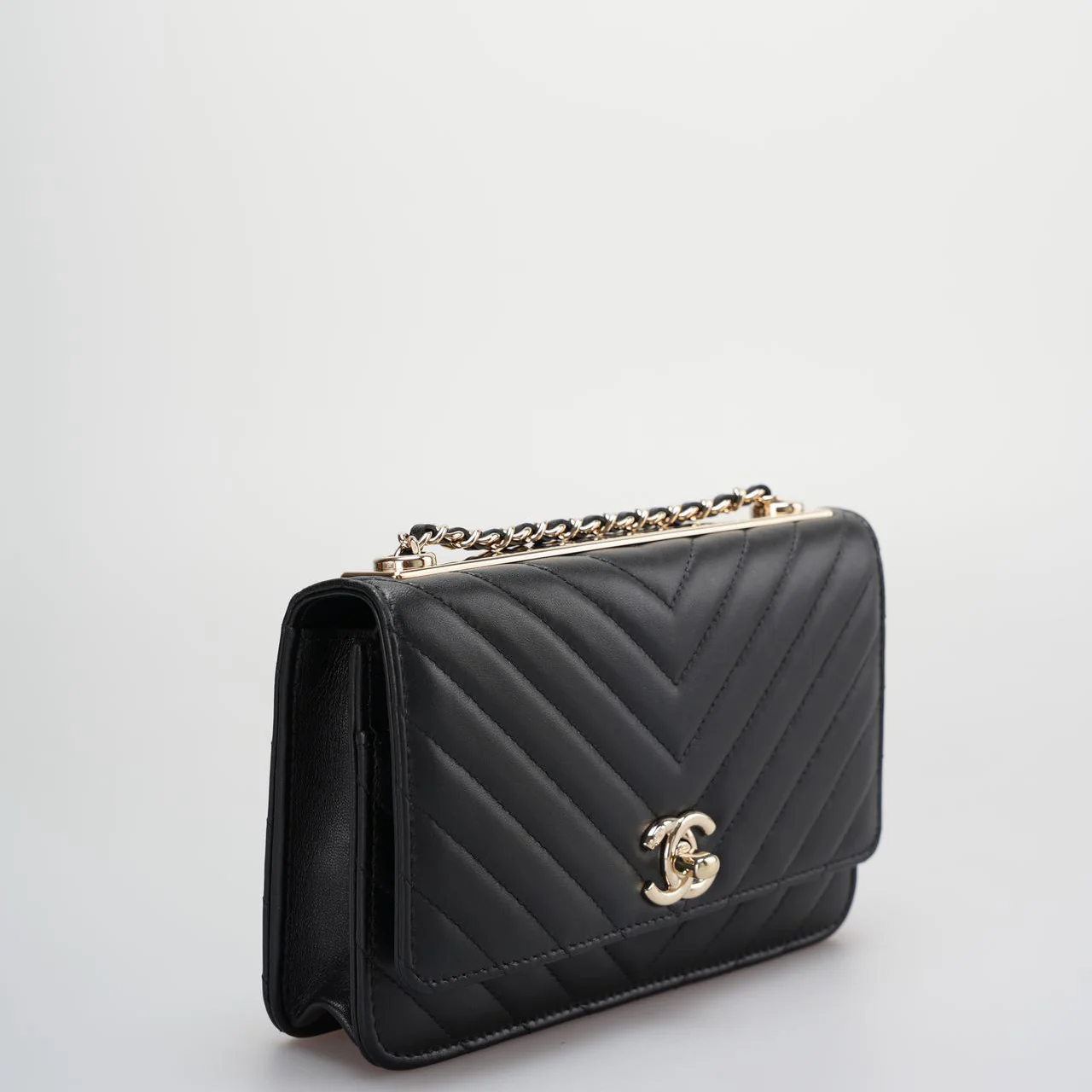 used-Chanel Lambskin Chevron Quilted Trendy CC Wallet On Chain WOC in Black-MILOURA