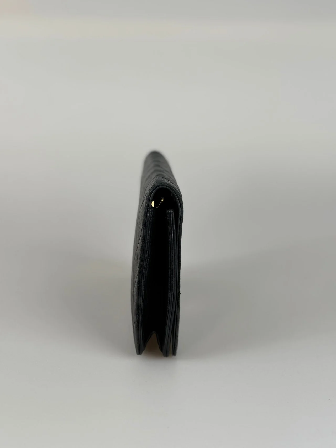 used-Chanel vintage Matelassé Lambskin Shoulder Bag Black-MILOURA