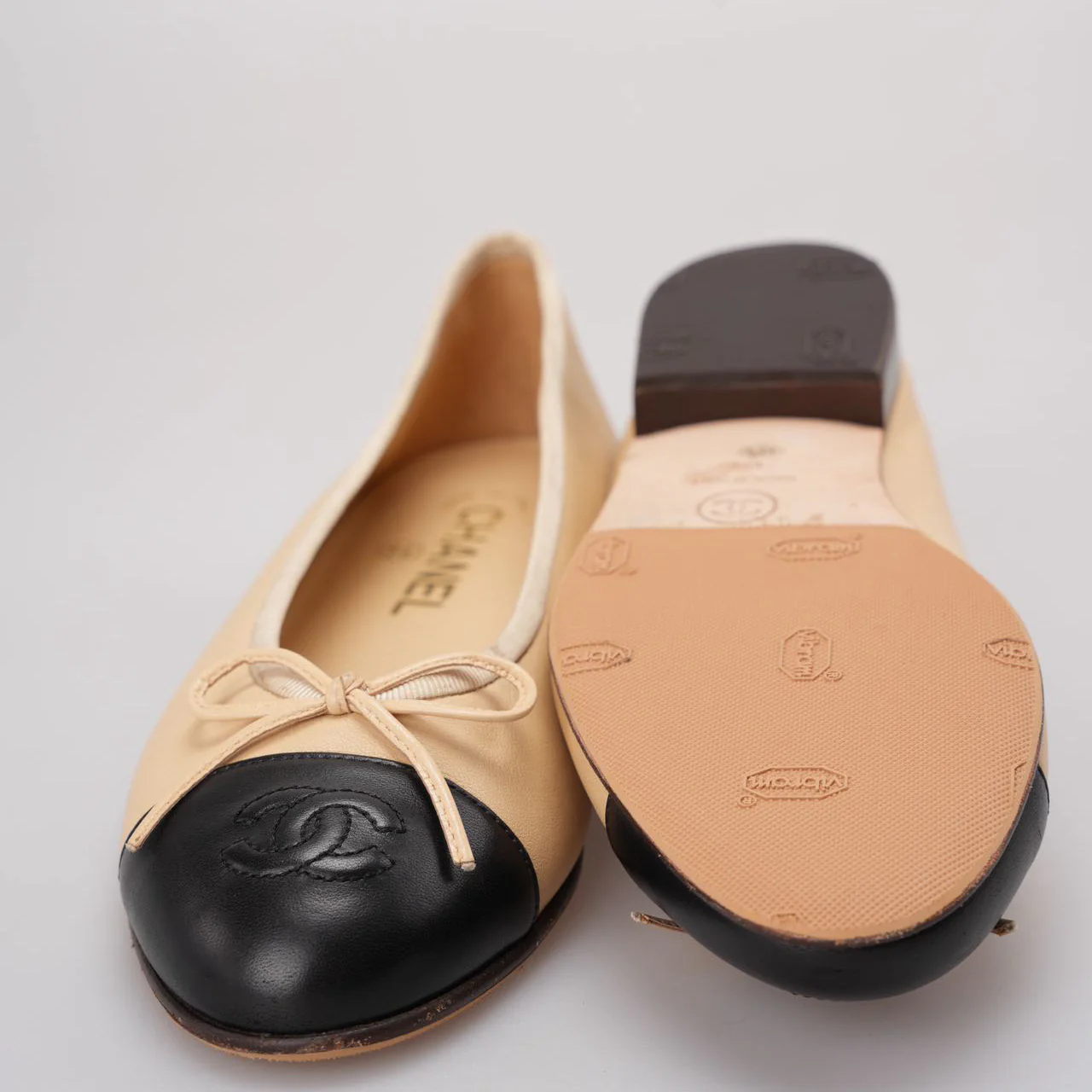 Chanel Classic Ballerina Flats In Lambleather black beige color size 37