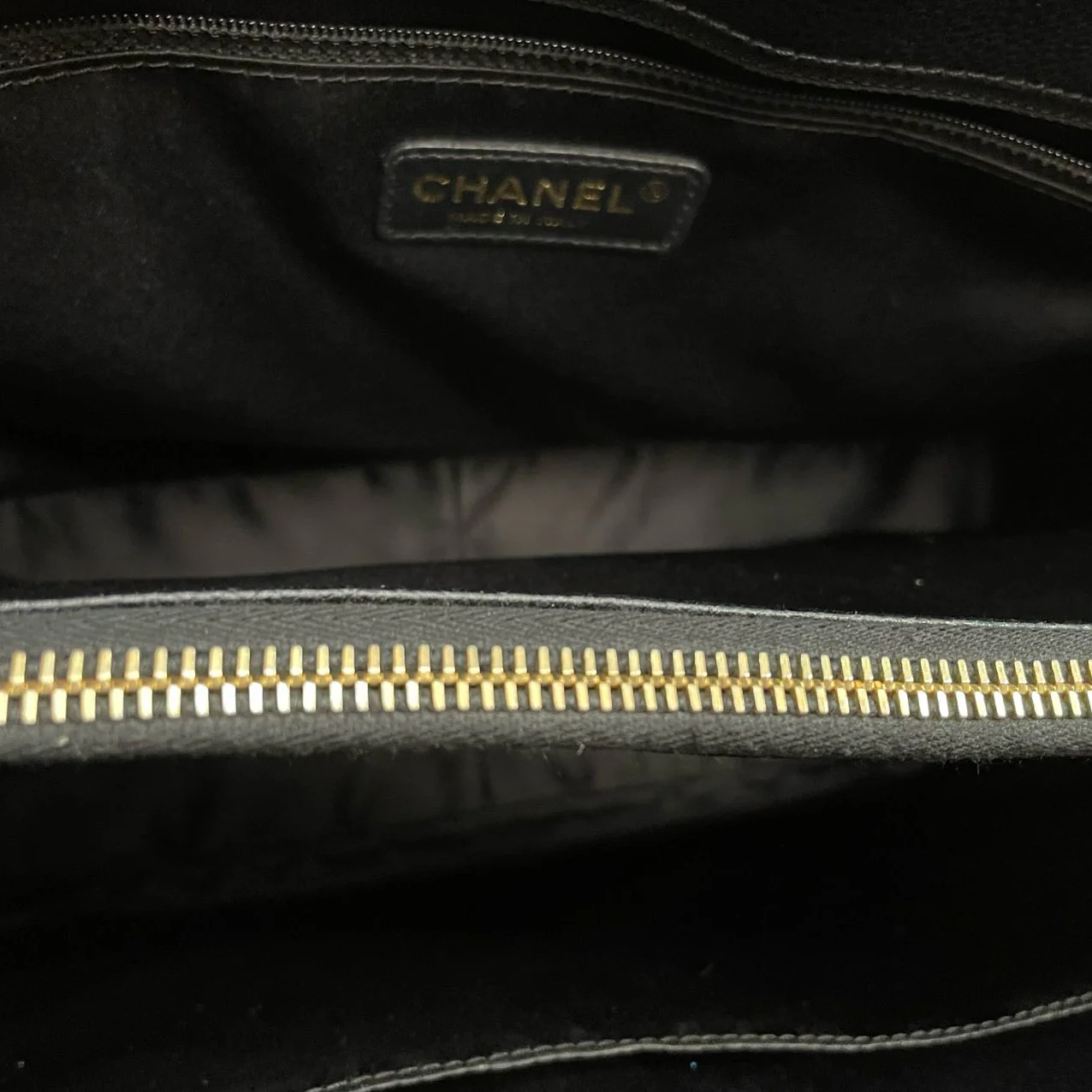 used-Chanel Medium Grand Shopping Tote Black GST Bag in Caviar Leather with Gold Hardware 2014-MILOURA