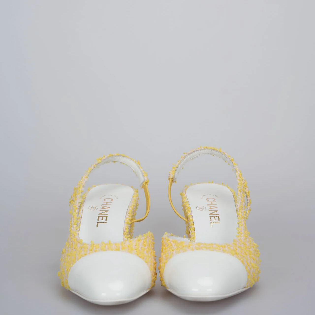 used-Chanel tweed slingback 39 light yellow pumps with CC logo-MILOURA