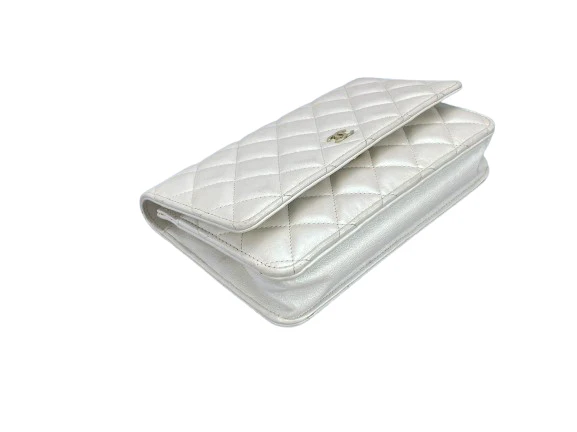 used-Chanel Wallet on Chain Bag Quilted Iridescent Lambskin Crossbody-MILOURA