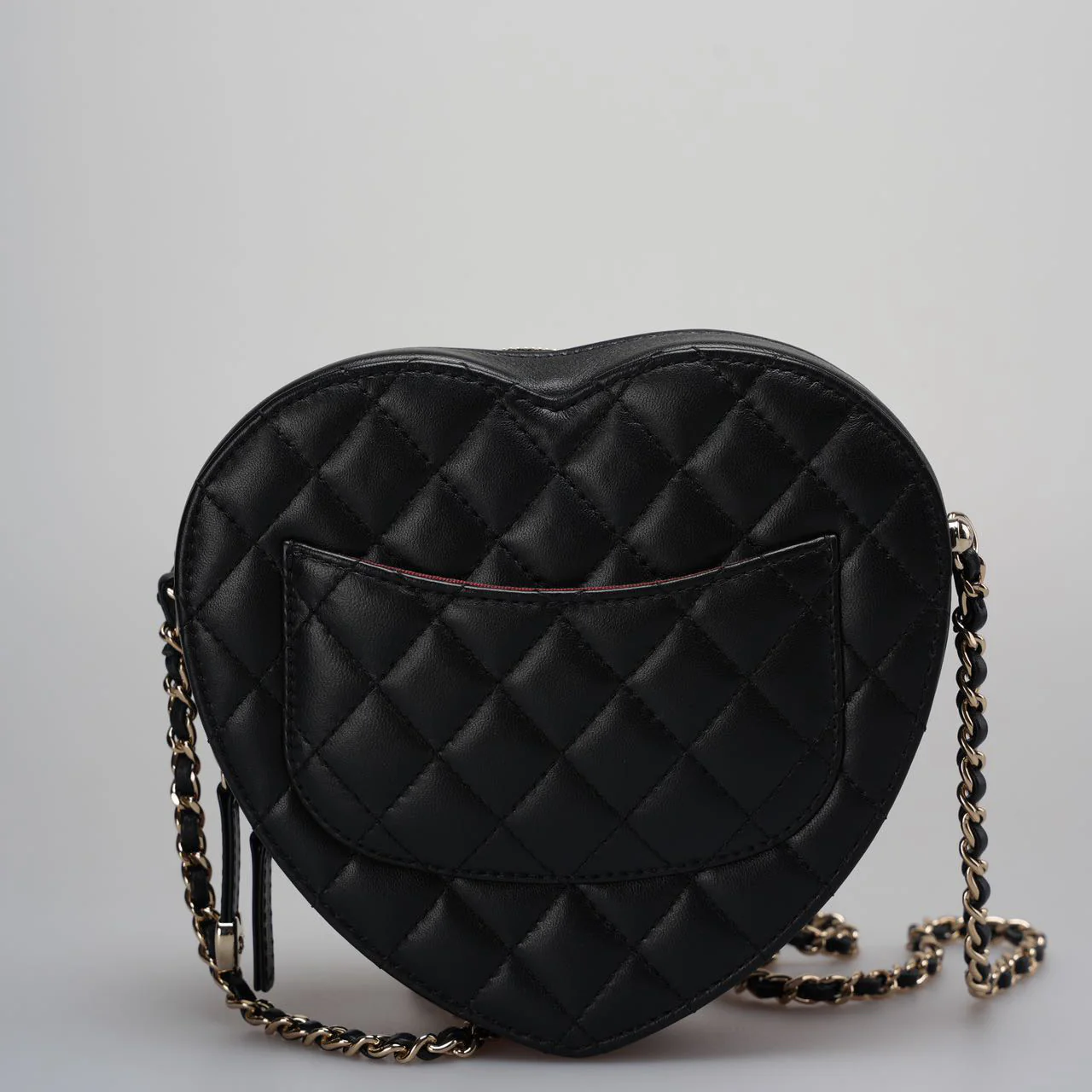 used-Chanel Lambskin Quilted CC In Love big Heart Clutch With Chain in Black-MILOURA