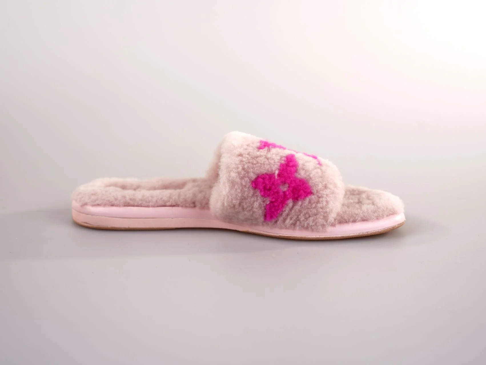 used-Louis Vuitton Shearling Magnetic Flat Mule 38 Rose Clair-MILOURA