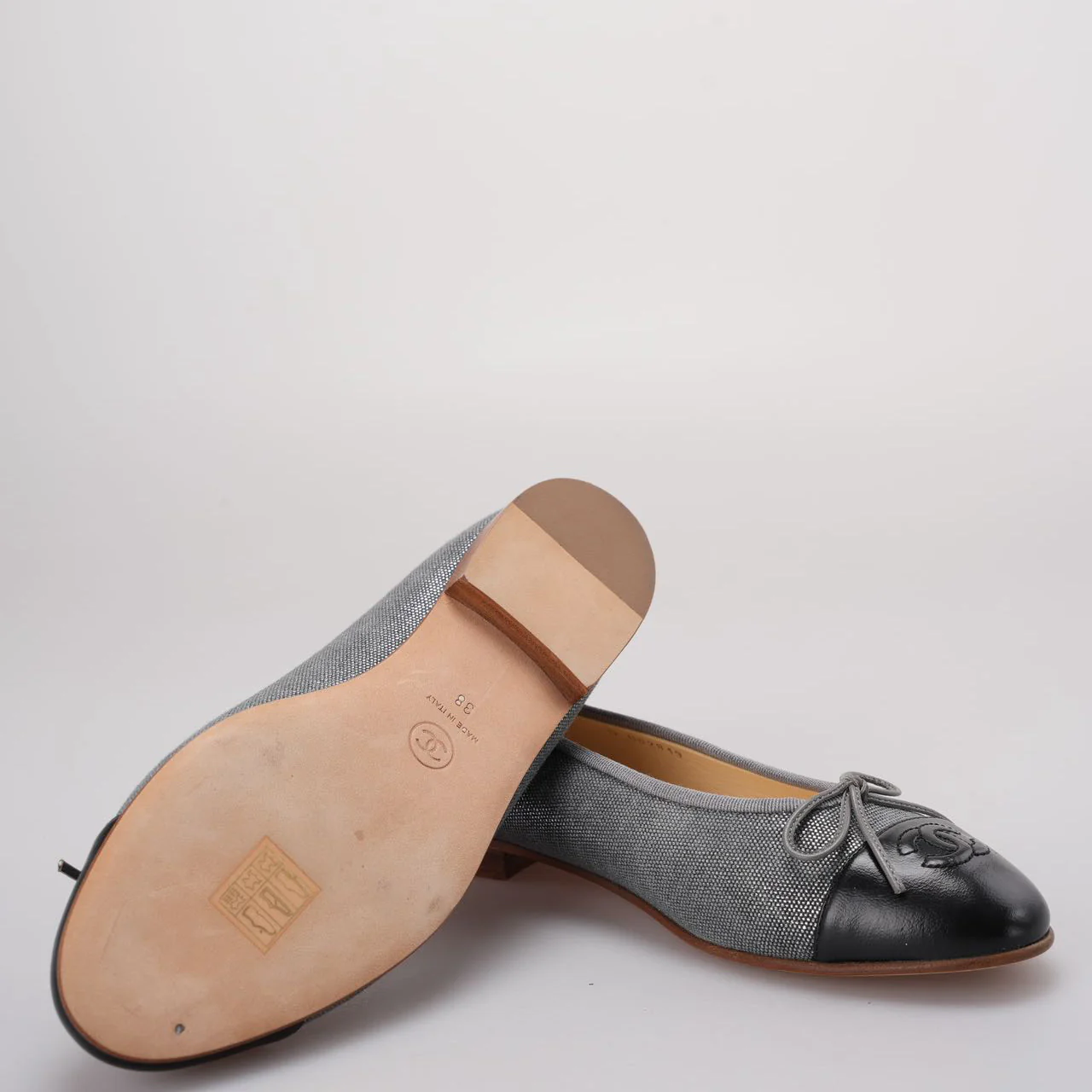 used-Chanel Ballerinas Ballet Flats in Grey /Black Size 38-MILOURA