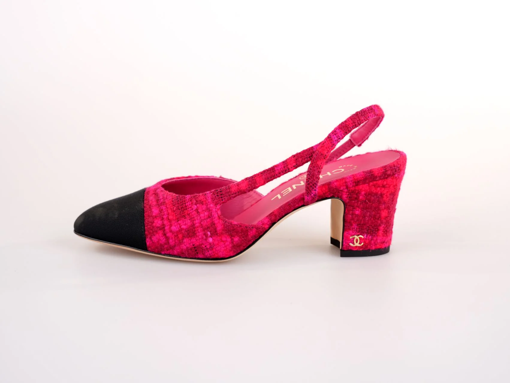 used-Chanel Pink/Black Tweed and Canvas CC Slingback Pumps Size 36.5C-MILOURA
