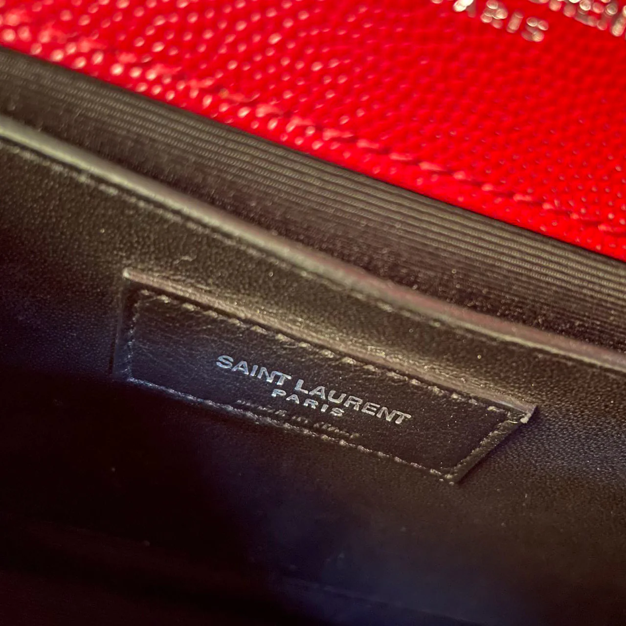 used-Saint Laurent Red Grain De Poudre Medium Envelope Shoulder Bag-MILOURA