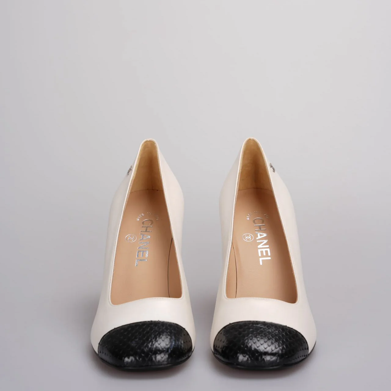 used-Chanel Classic Leather Two-Tone Pumps in Beige Black 38C-MILOURA