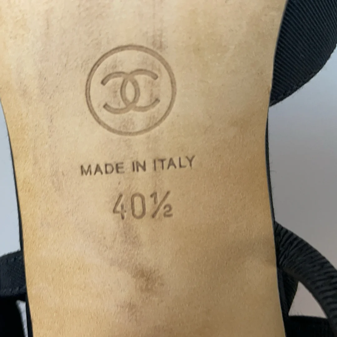 Chanel Black / Gold  Escarpins Slingback Chanel Velours Noir Size 40.5