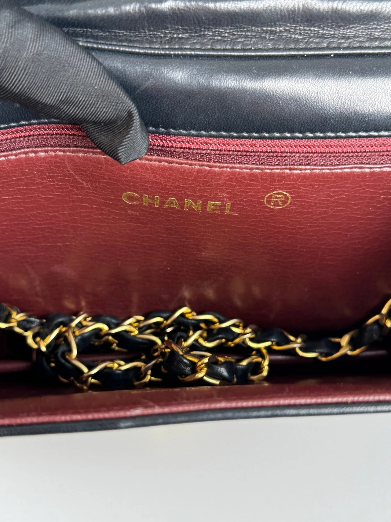 used-Chanel vintage Matelassé Lambskin Shoulder Bag Black-MILOURA