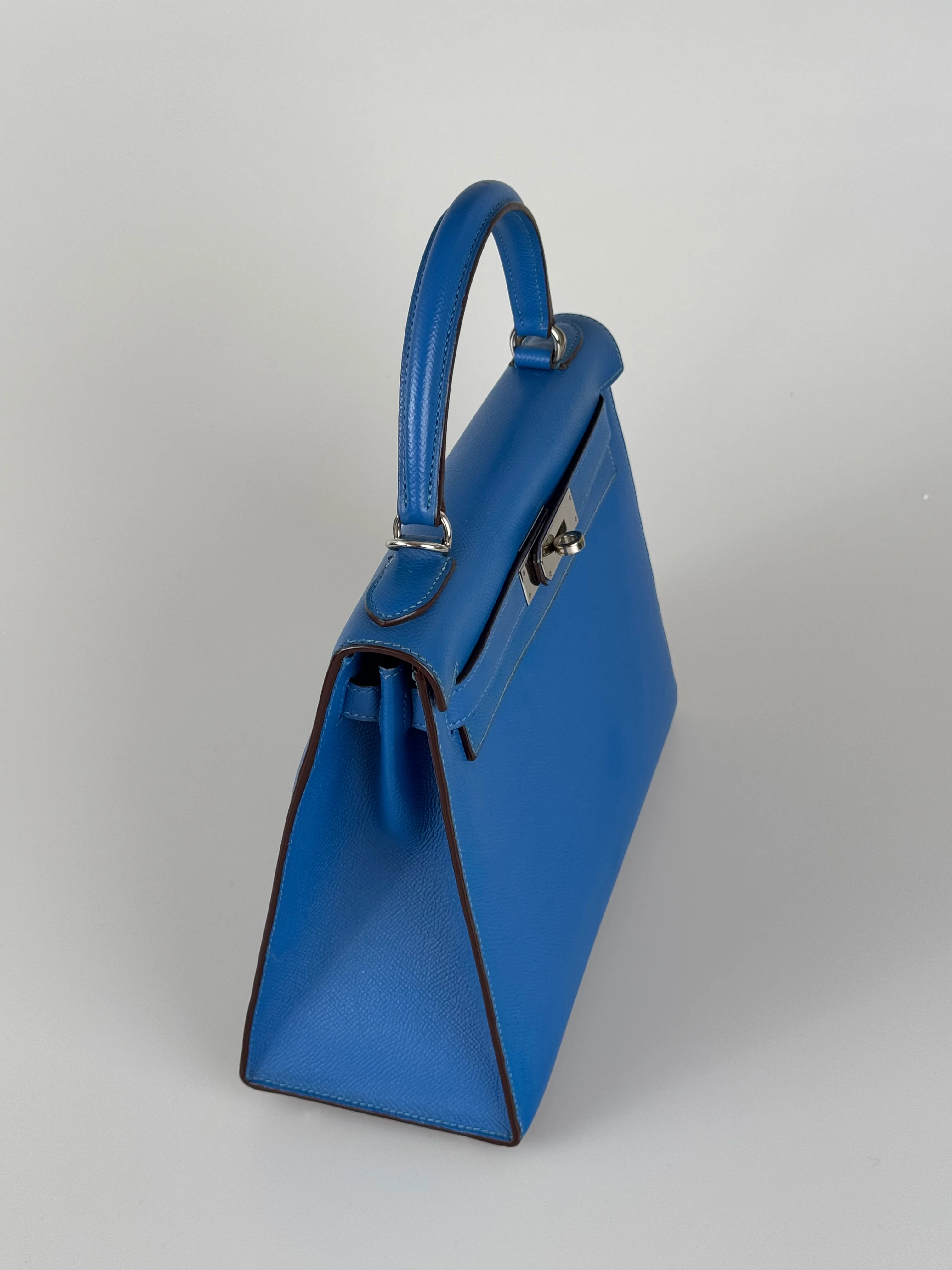used-Hermes Kelly Sellier Bag 28cm In Blue Epsom Leather With Gold Hardware-MILOURA