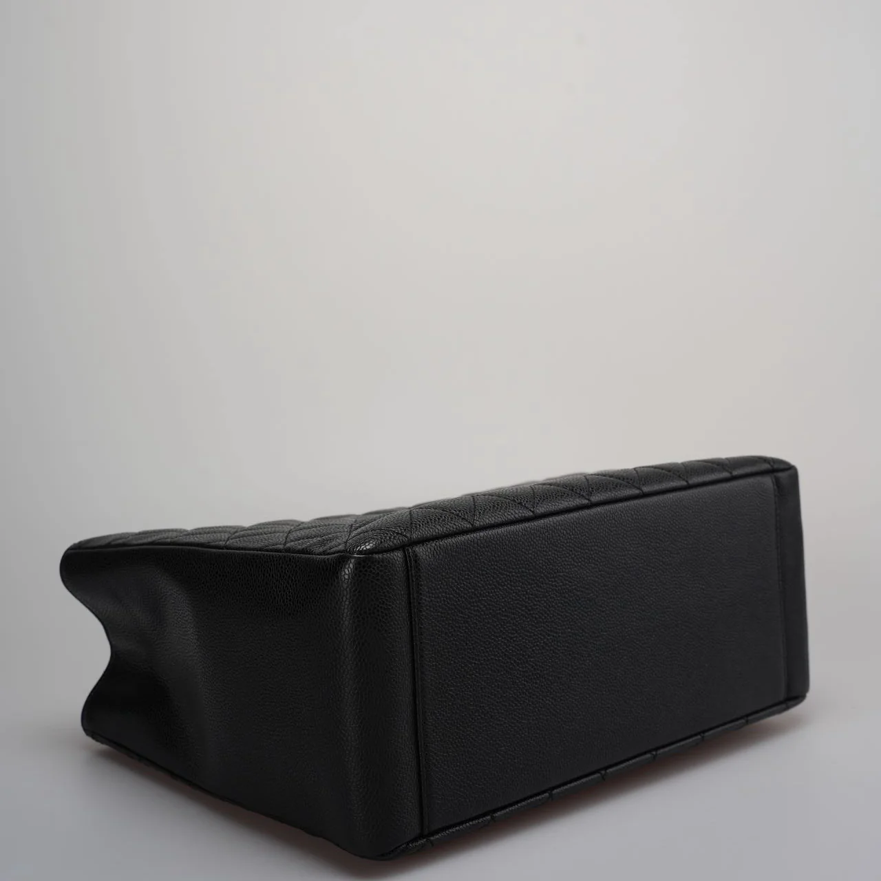 used-Chanel Medium Grand Shopping Tote Black GST Bag in caviar Leather with Gold Hardware from 2013-MILOURA