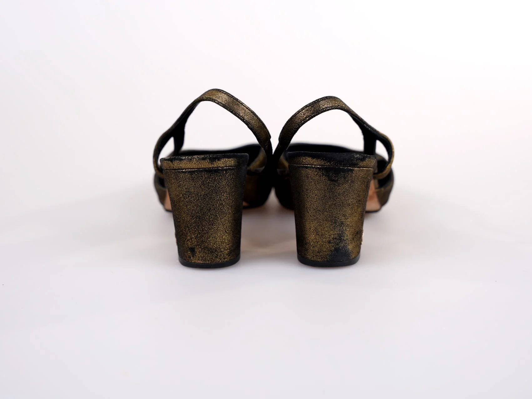 used-Chanel Metallic Lambskin Grosgrain Cap Toe CC Slingback Pumps Gold Black Size 39C-MILOURA