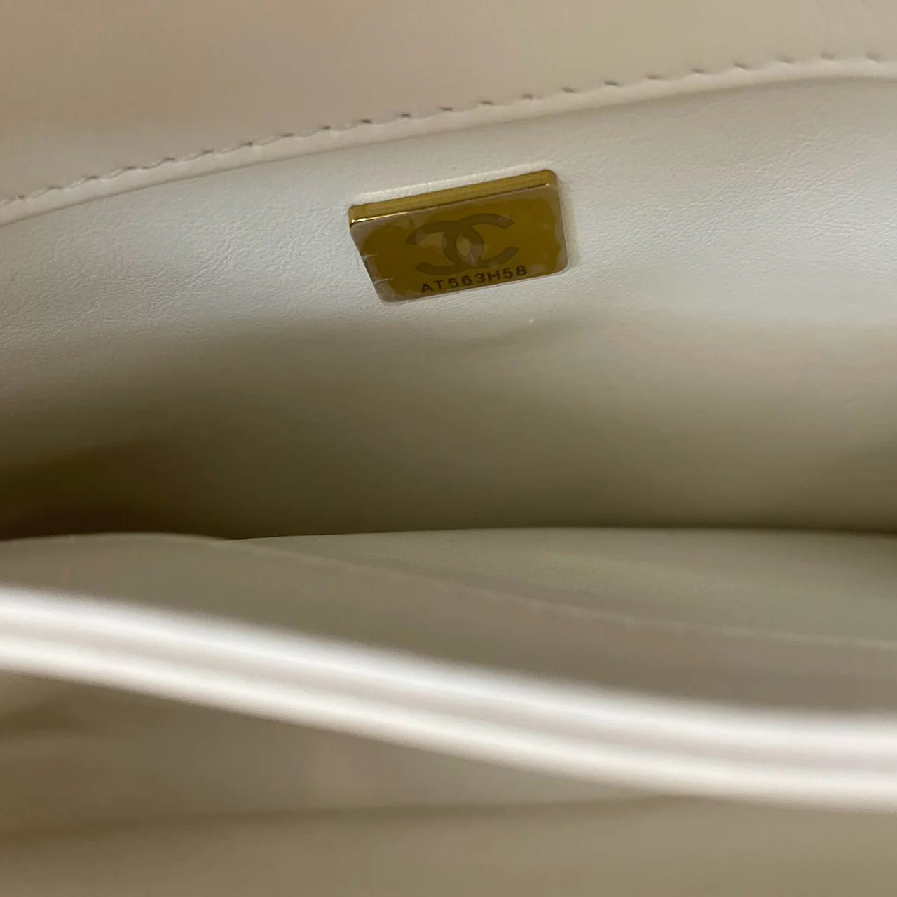 used-Chanel small trendy CC Lambskin Quilted Flap Dual Handle Bag in White-MILOURA