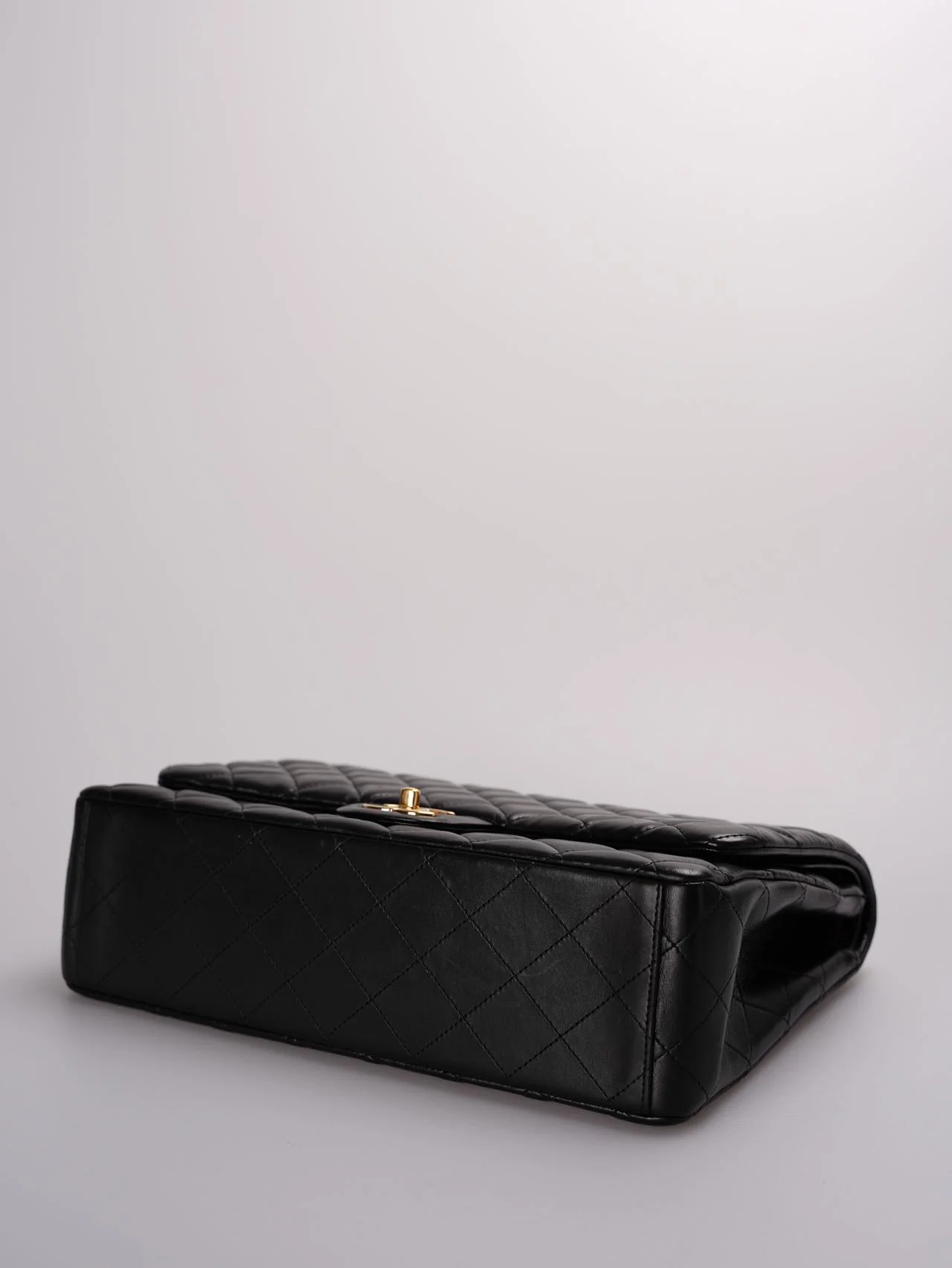 used-Chanel timeless Flap Quilted Maxi Lambskin Gold-tone Black-MILOURA