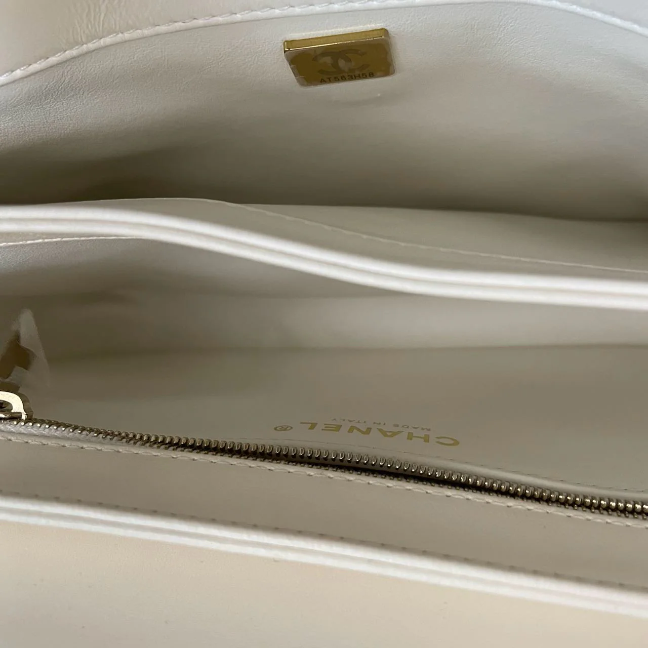 used-Chanel small trendy CC Lambskin Quilted Flap Dual Handle Bag in White-MILOURA