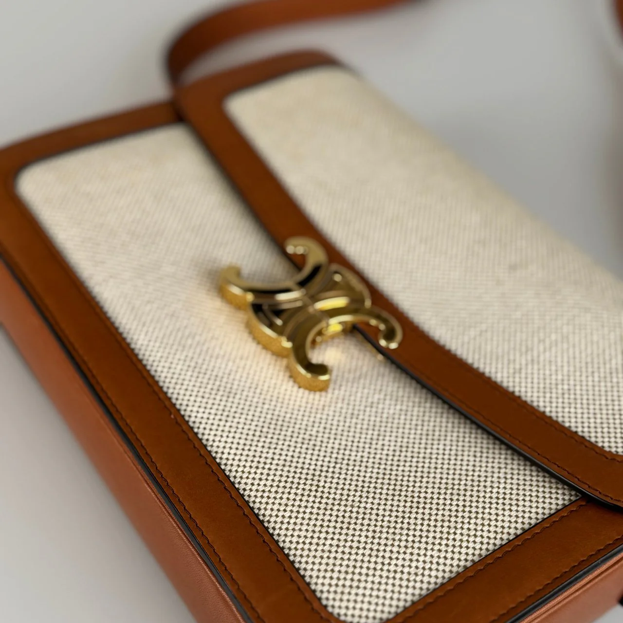 used-Celine Classique Triomphe Bag-MILOURA